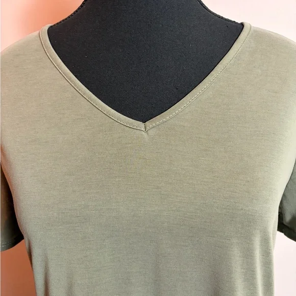 Green Envelope Ruffled Top - Picture 2 of 5